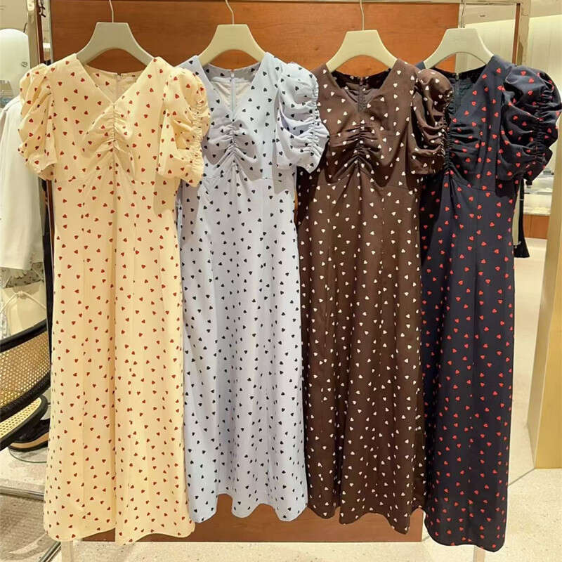 2026 spring and summer new designer casual women's V-neck heart-shaped printed bubble sleeve tea skirt