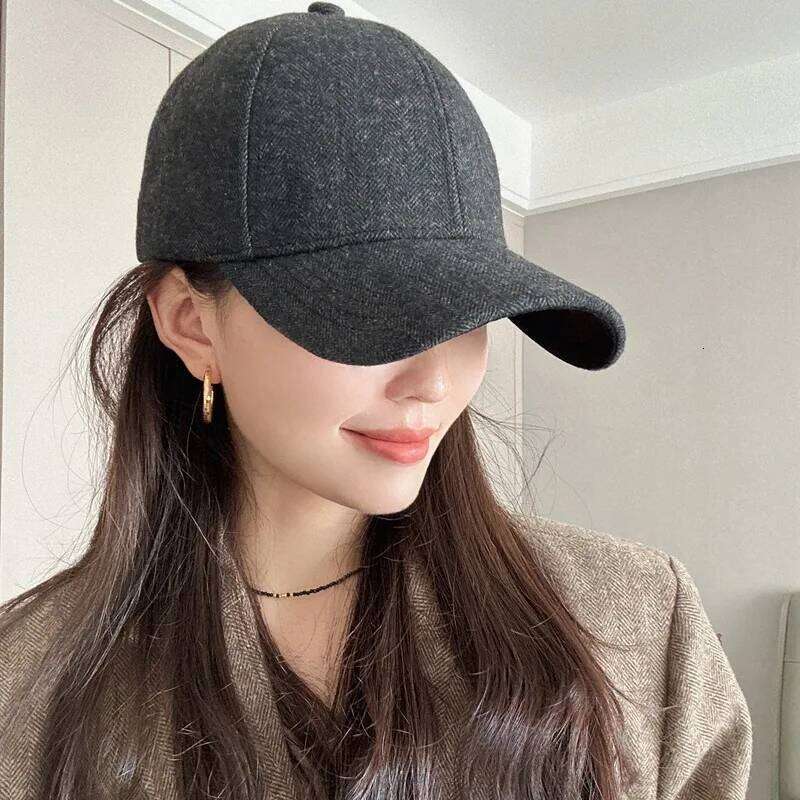 2025 Thickened Peaked Slimmer Face, Stylish Wool Herringbone Baseball Cap for Men & Women Z260313
