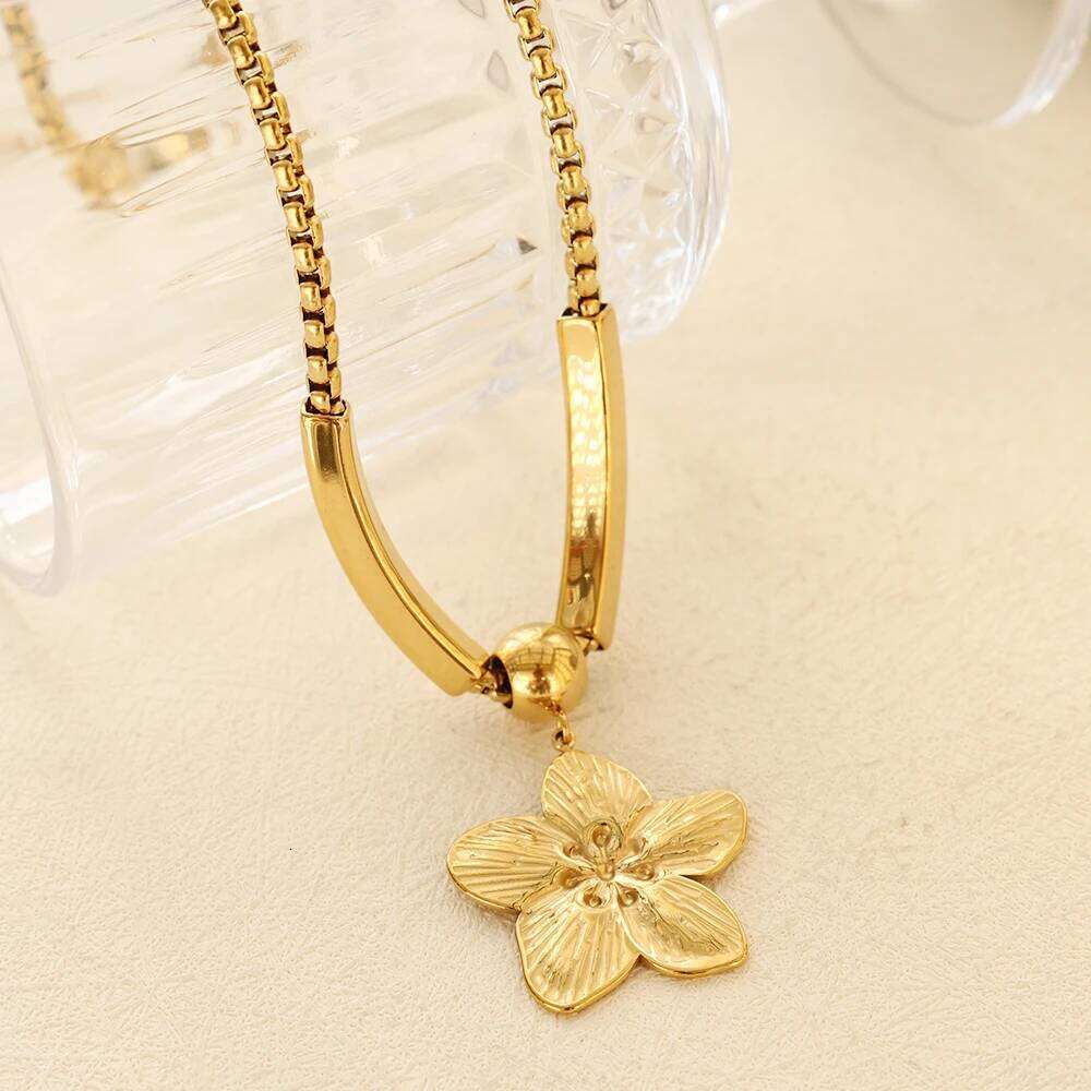 JINHUI Fashion Temperament Personalized Stainless Steel Flower Collarbone Necklace Dainty Allergic-proof Stacking Floral Jewelry H260312