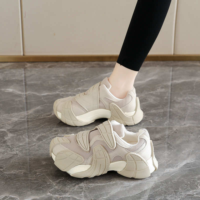 New Trendy shoes Women's Dad Shoes Fashion Casual Versatile Sneakers For Women Thick-Soled Lightweight Height-Increasing Shoes Designer Shoes