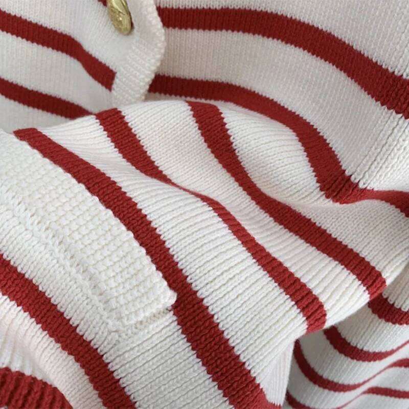 Autumn and Korean contrasting striped knitted cardigan women's winter single -row metal buckle pocket sweater cardigans Z260313