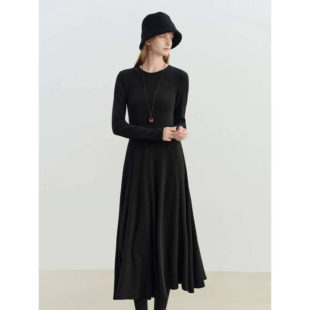 ZIQIAO 2025 Winter Women's Slim Fit Knit - Round Neck Bodycon Little Black Dress Tummy Control Waist Elegant Mid-Length Z260313