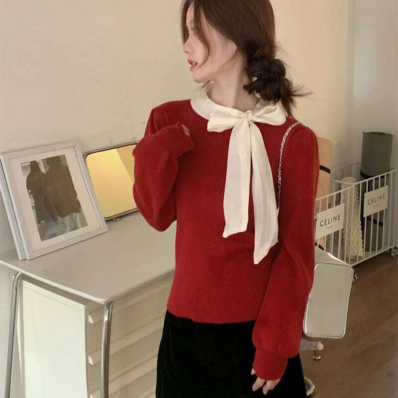 Gentle Style Design with Bow Tie Apricot Colored As The Base, Women's Thick and Slim Fit Inner Knit Sweater Top Z260313