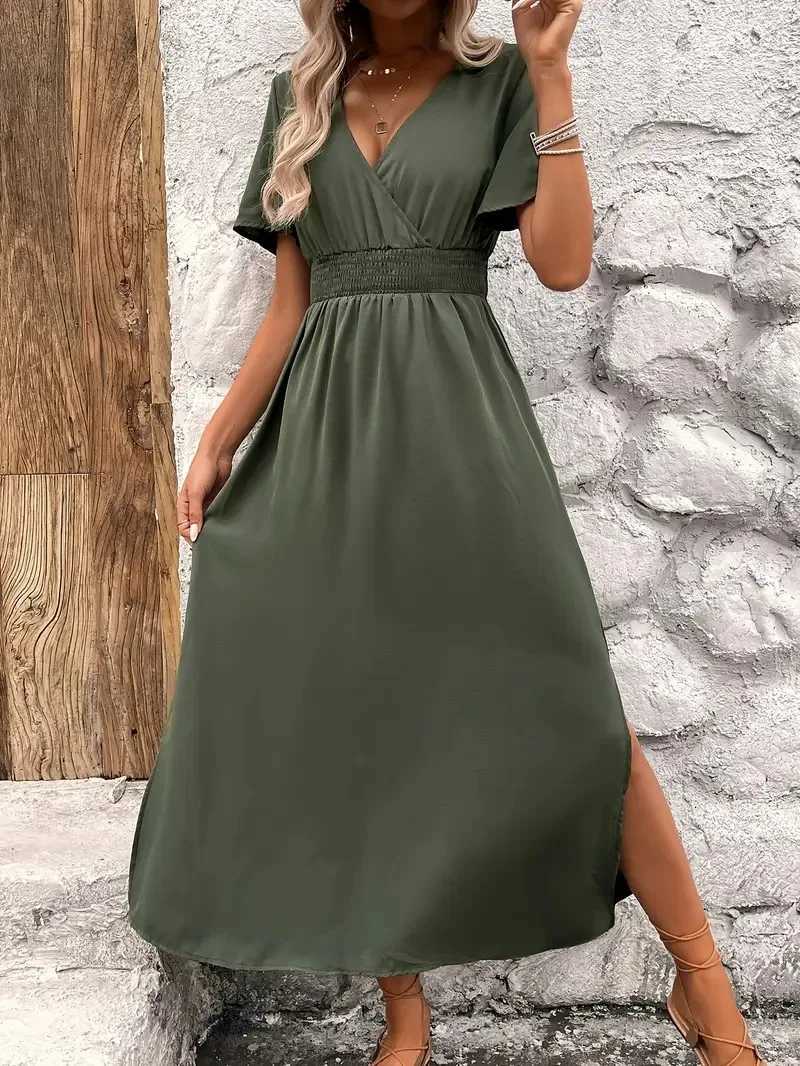 Fashionable Womens Olive Green V-Neck Waist-Defining Midi Dress with Side Slit Short Sleeves Casual Everyday Date DressT260314