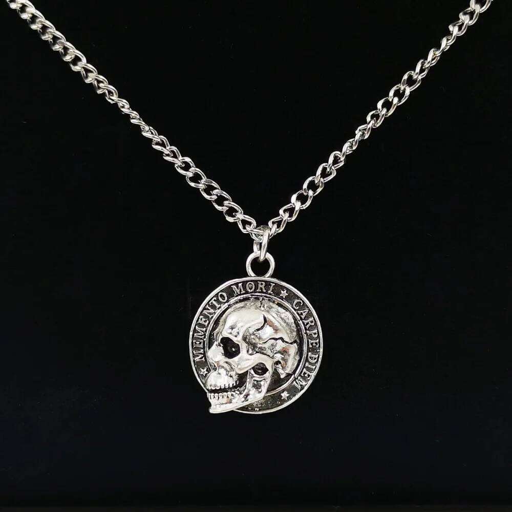 New Personalized Trend Skull Pendant Necklace Men's Rock Hip-hop Party Retro Valentine's Day Gothic Sweater Chain Accessories H260312