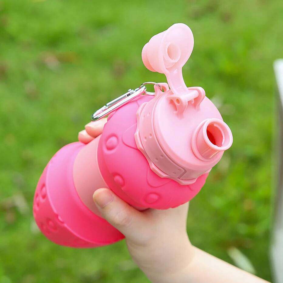 Portable Foldable 600Ml Travel Sports Strawberry Shaped Water Bottle Kids Silicone Telescopic Cup Z260313