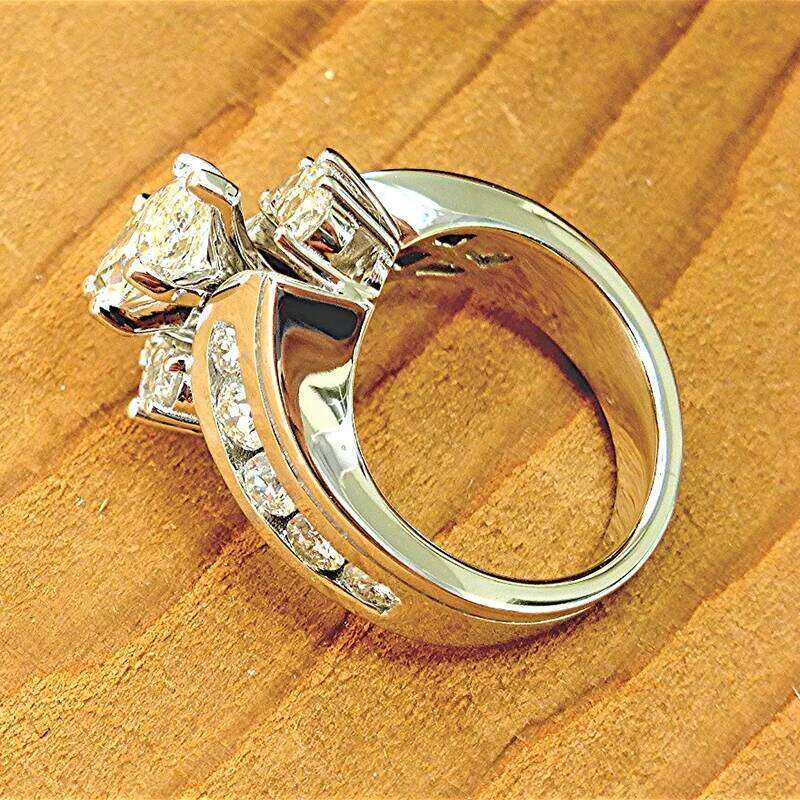 Huitan Novel Design Marquise CZ Wedding for Women Silver Plated Romantic Marriage Ceremony Party Lady's Ring Trendy Jewelry H260312