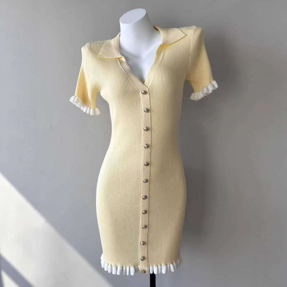 Hot girl sexy pure desire style autumn French high waist slim fit V-neck short sleeved women's versatile dress