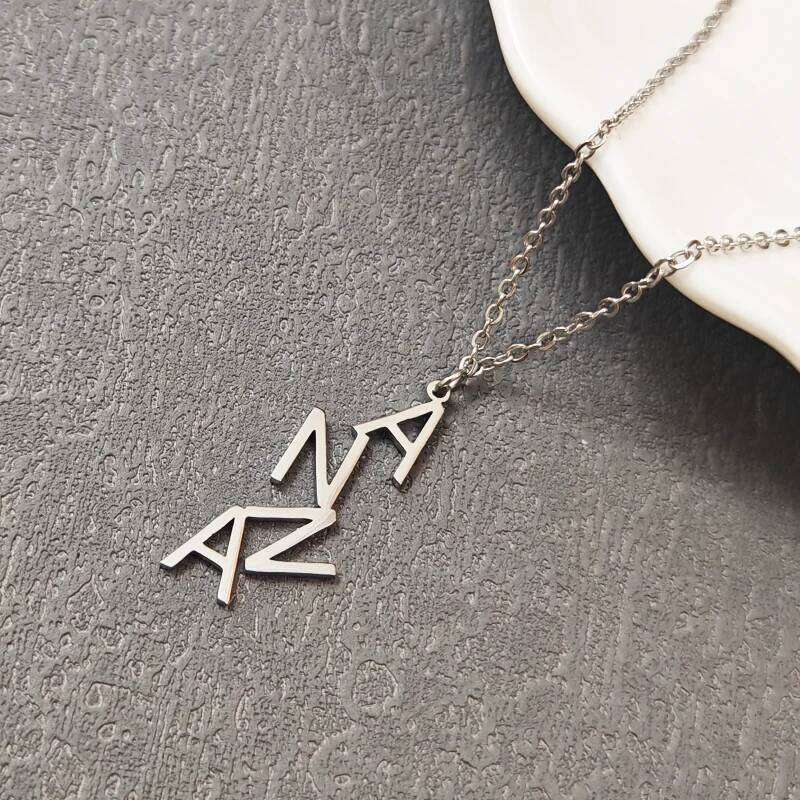 Customized Name Necklace Simple Personalized Stainless Steel Clavicle Chain Ladies Large Letter Pendant Jewelry Gift H260312