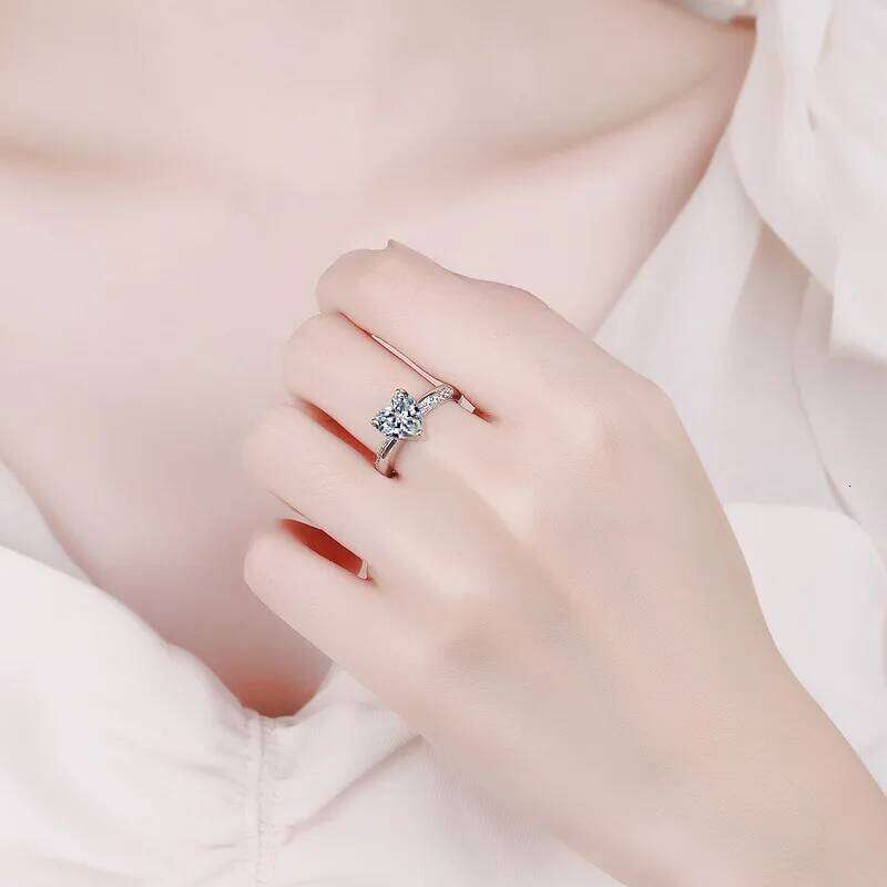 New 925 Sterling Silver Shining Moissanite for Women Wedding Jewelry Engagement Charm Party Fashion Gift Top Quality Ring H260312