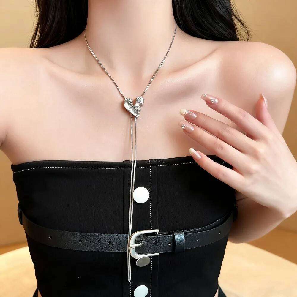 Liquid Metal Irregular Necklace Silver Heart Tassels Necklaces for Women New Trendy Personalized Clavicle Chain Jewerly H260312