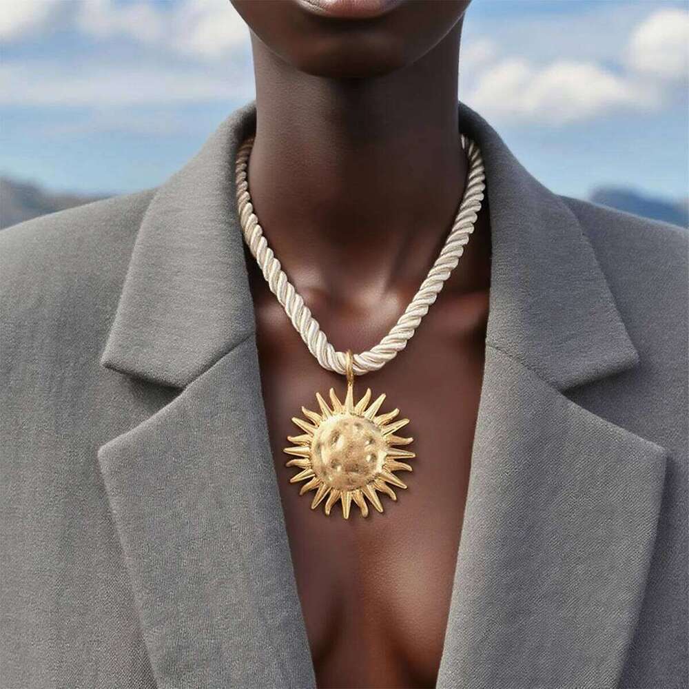 ZAA Vintage Metal Sun Flower Pendant Necklace for Women Rope Chain Collar Jewelry Beach Party Fashion Accessories Gift H260312