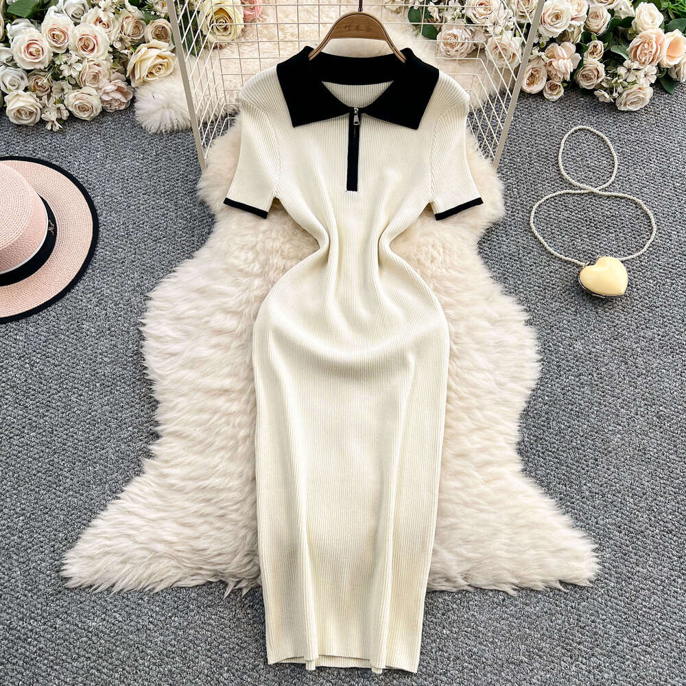 2026 Designer's New Half Zipper High a25 Collar Knitted Dress with Goddess Style Elegant Slimming