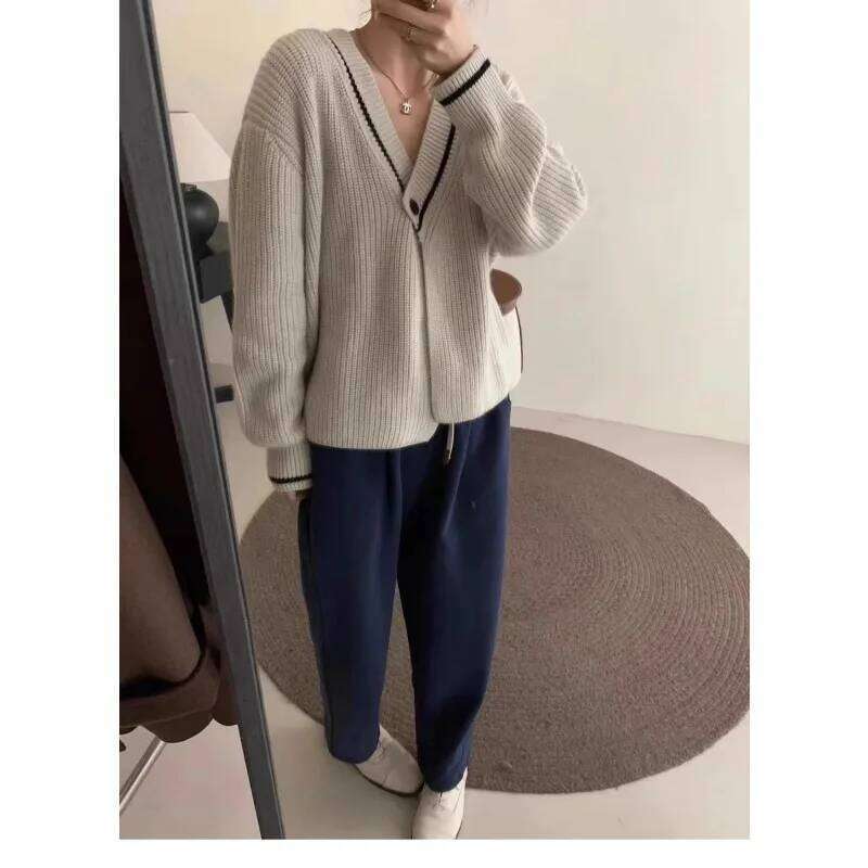 French Retro V-neck Contrasting Color Knitted Cardigan Women's Autumn and Winter Loose Short Top Z260313