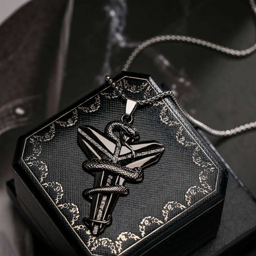 Simple Fashion Trend Vintage Animal Viper Black Mamba Cross Men Boys Pendant Necklace Charm Basketball Fan Memorial PartyJewelry H260312