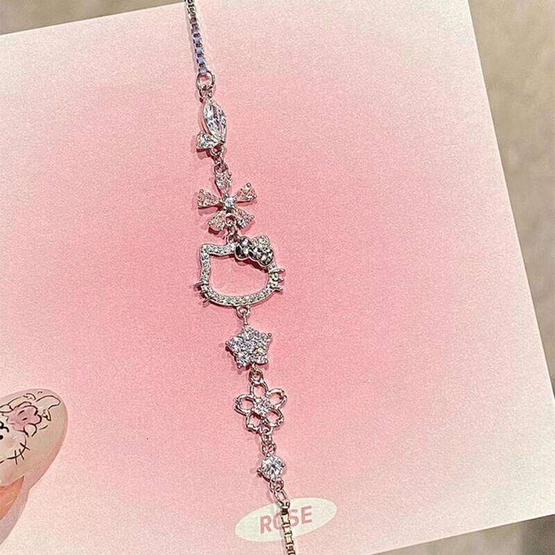 HelloKitty Korean version fashionable versatile peach blossom bracelet sweet girl heart light luxury cute birthday gift Z260313