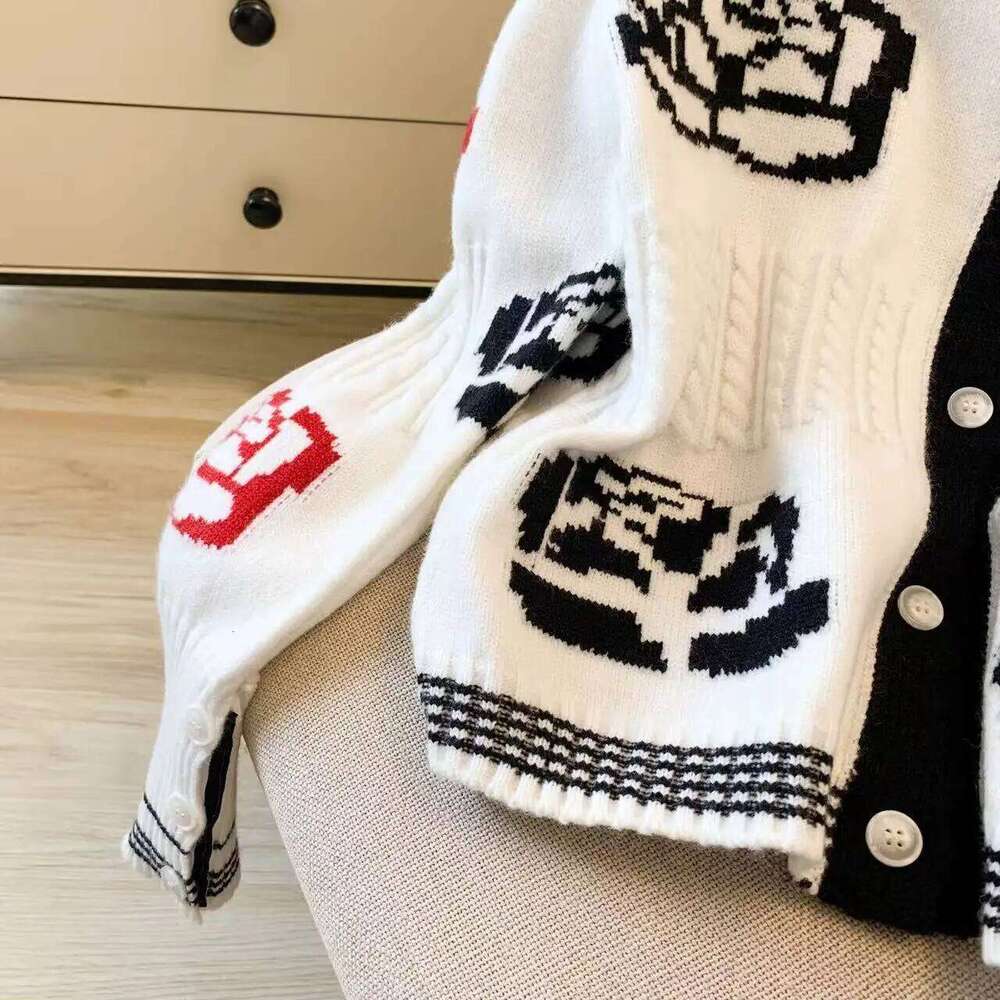 Women's White Rose Embroidery Cardigan Vintage 2000s Y2k Jumper Top Knitwear Long Sleeves Cashmere Sweater Autumn 2025 Z260313