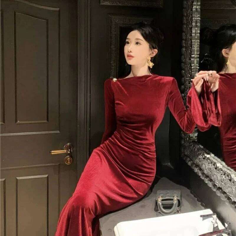 Internet Celebrity High-end Velvet Light-mature Temperament High-waisted Slim Burgundy Fishtail Dress Z260313
