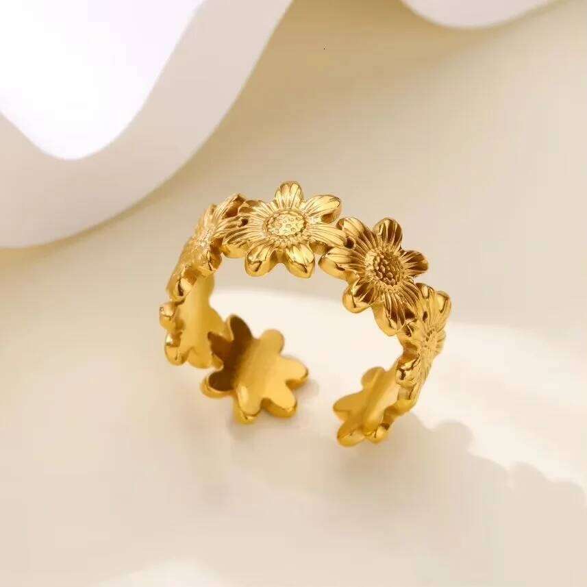 Gold Color Anillos Stacked Multiple Flowers Rings Elegant Women Stainless Steel Shell New Ring Jewelry Wedding Birthday Dainty H260312