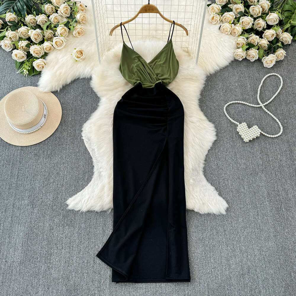 Designer women's camisole dress super fashionable and sexy V-neck contrasting color waist slimming spring and summer new design