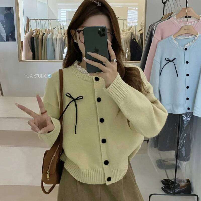 Retro Lace Spliced Gray for Women in Autumn and Winter Style Chic Round Neck Button Knitted Sweater Z260313