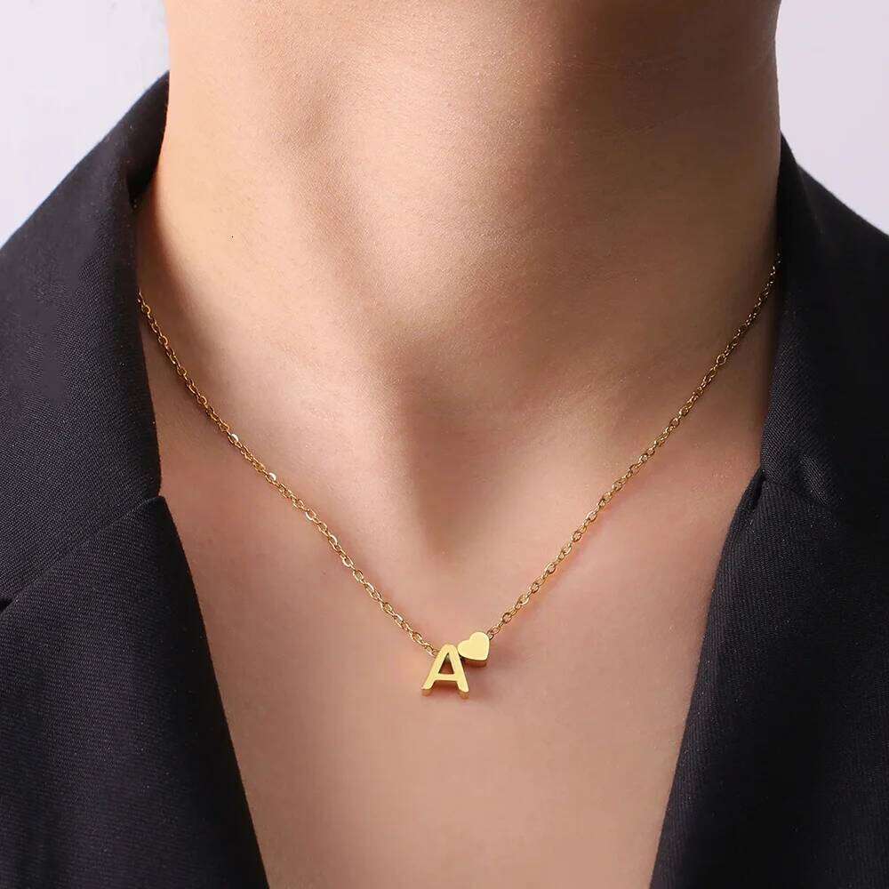 Cazador Initial Letter Mini Heart Pendant Necklace for Women Stainless Steel A-Z Alphabet Choker Chain Jewelry Christmas Gift H260312