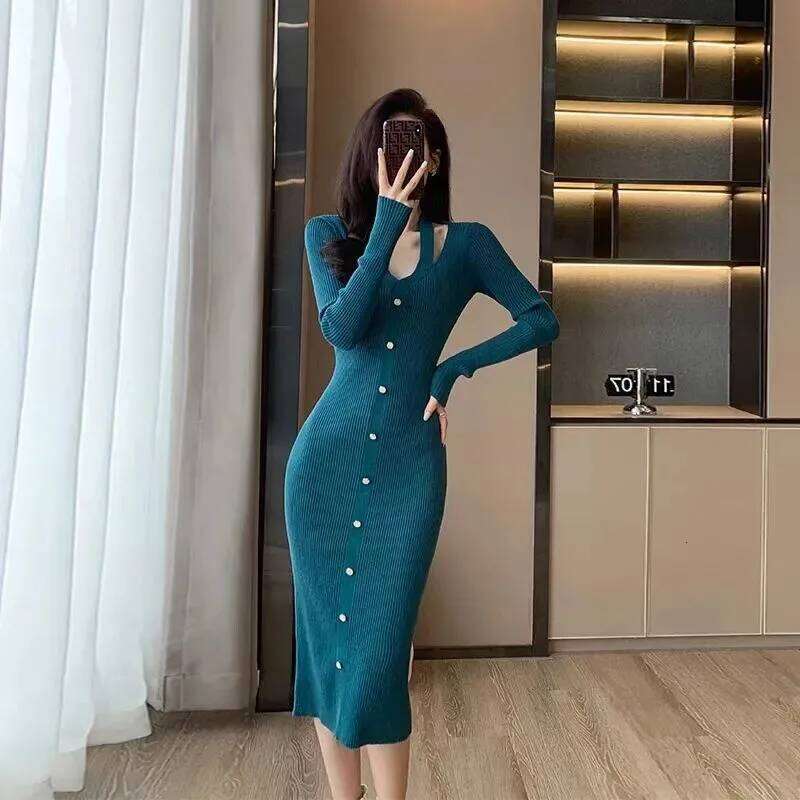 Women's Autumn Winter Hip-hugging V-neck Knitted Dress Slim-fitting Mid-length Bottoming Skirt with Coat Z260314