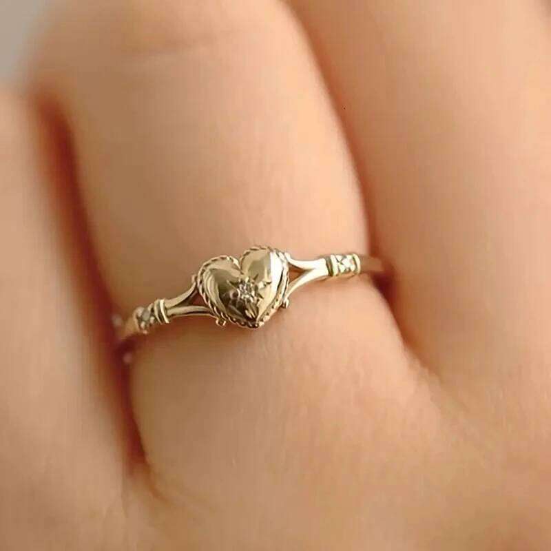 Huitan Gold Color Heart Rings with Shiny Cubic Zirconia for Women Delicate Wedding Band Accessories Trendy Engagement Jewelry H260312