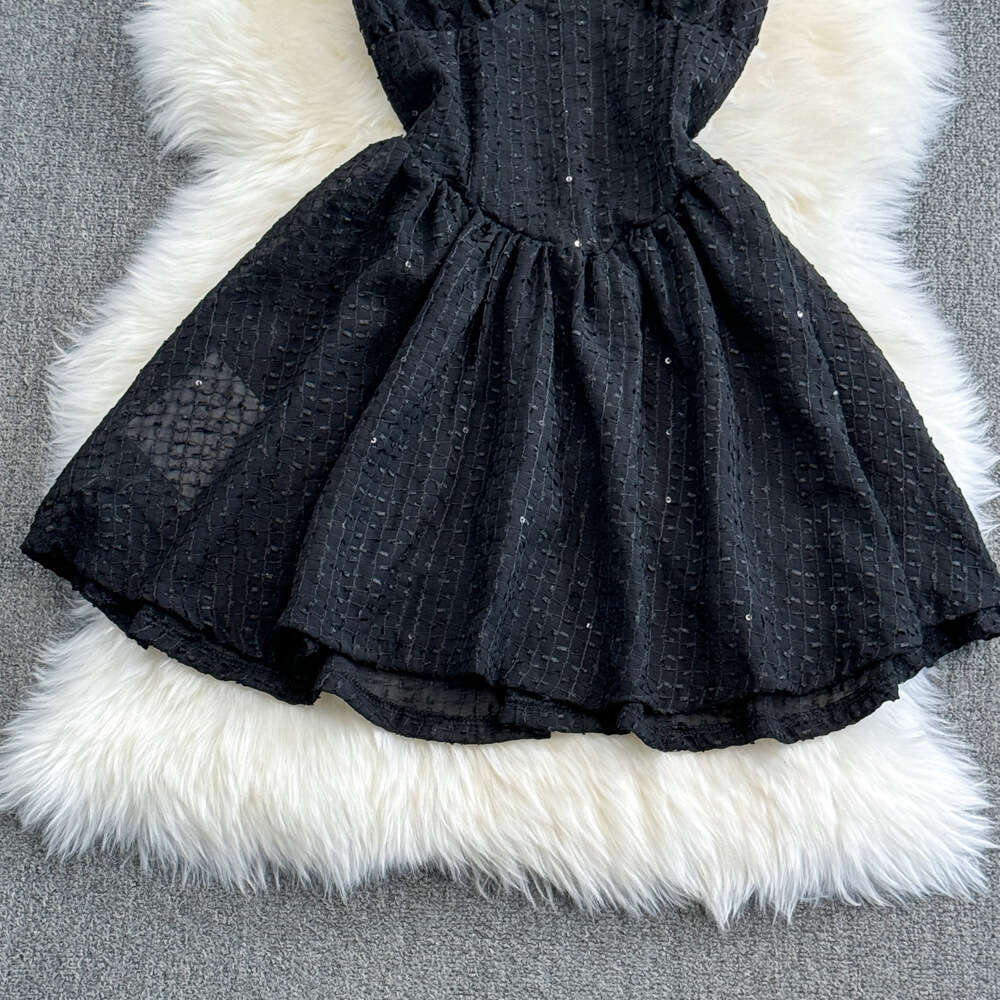 Spring and A13 summer Korean fashion high-end backless collar deep V-neck backless waist cinching slim fit sleeveless fluffy short skirt