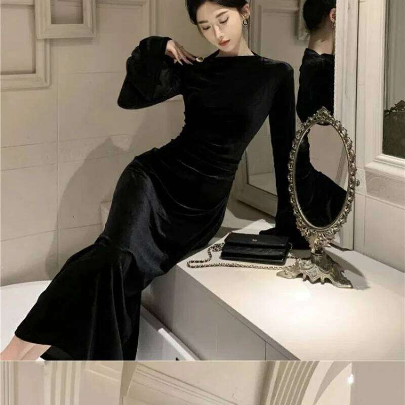 Internet Celebrity High-end Velvet Light-mature Temperament High-waisted Slim Burgundy Fishtail Dress Z260313