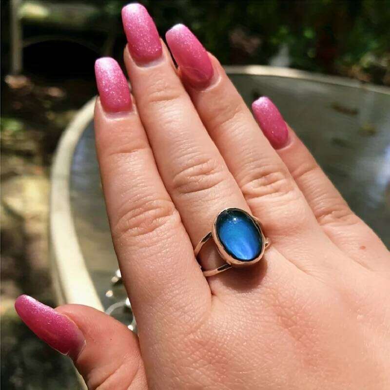 1pc Color Changing Moon Stone Ring - Fashionable Jewelry Gift For Women Girls, Emits Positive Vibes And Enhances Mood H260312