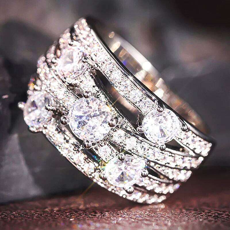 Huitan Modern Fashion Women with Sparkling Crystal Cubic Zirconia Gorgeous Lady Rings for Wedding Engagement Party Jewelry H260312