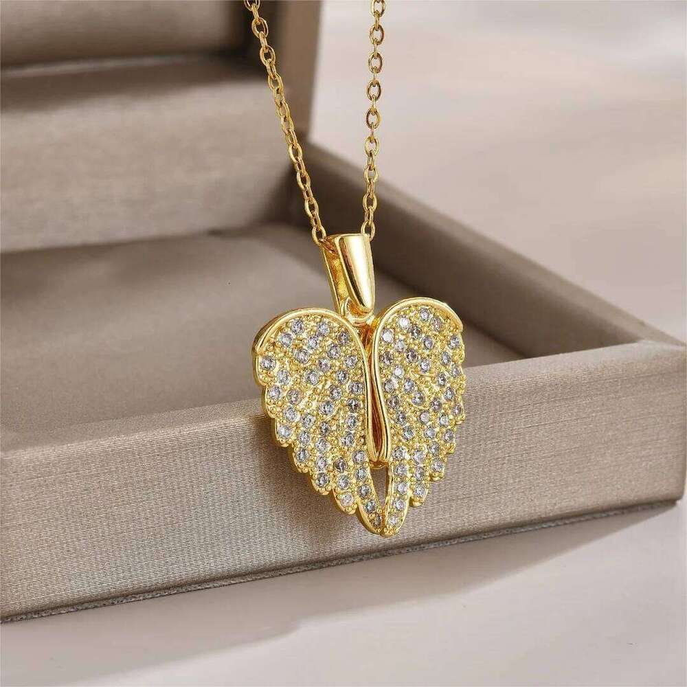 Stylish Copper Micro-inlaid Zircon Heart Angel Wing Necklace with Feather Wings H260312