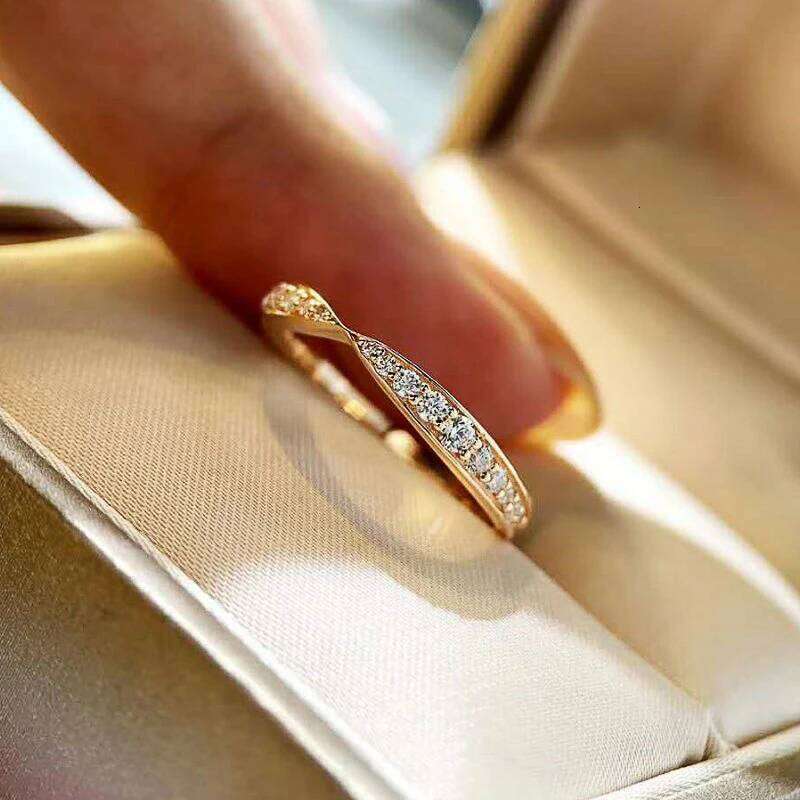 Huitan Fancy Cross Rings for Women Simple Fashion Wedding Bands Accessories Modern Lady's Everyday Ring Trendy Jewelry Drop Ship H260312