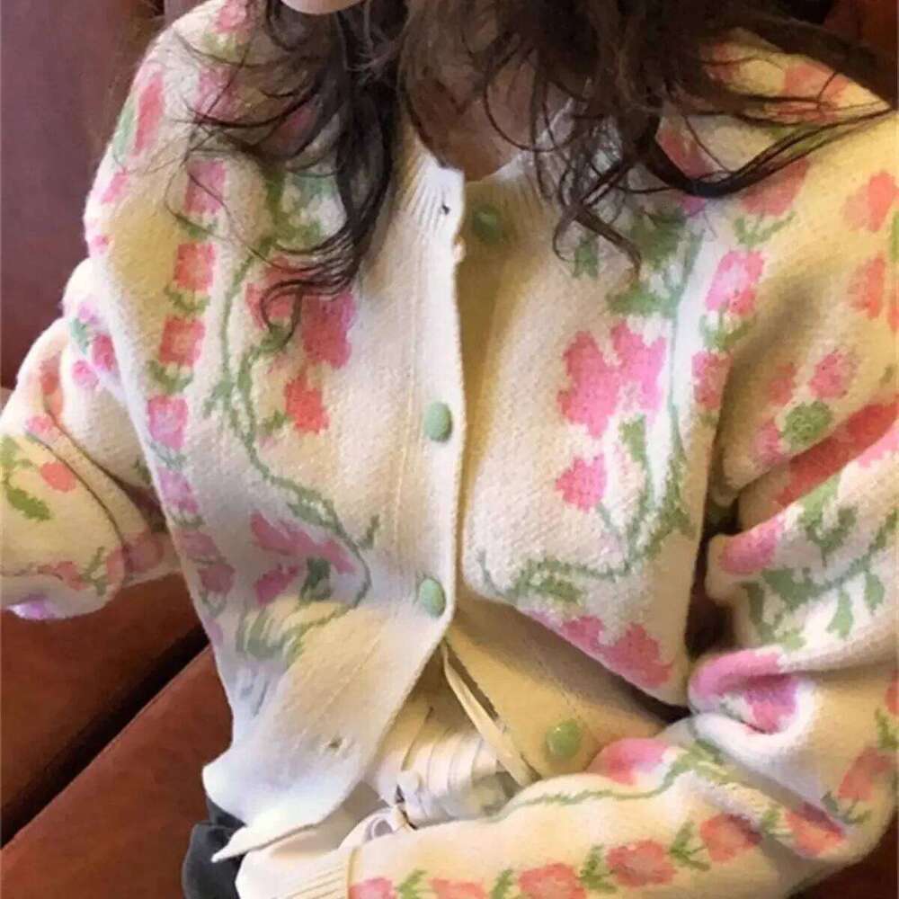 Vintage Sweet Floral Trend Knit Cardigan Women Autumn Winter Jacket Short Tops Long Sleeve Coat Single-breasted Design Sweater Z260313