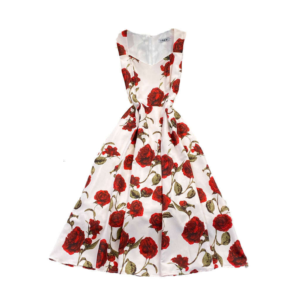 Lightweight mature style French retro 2026 summer Korean version sleeveless waist cinching slim fit square neck dress