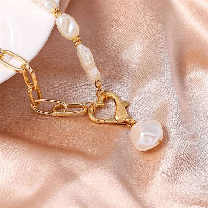 Fashion Handmade Imitation Pearl Choker for Women Hollow Heart Necklace Girls Party Festival Jewelry Gifts H260312