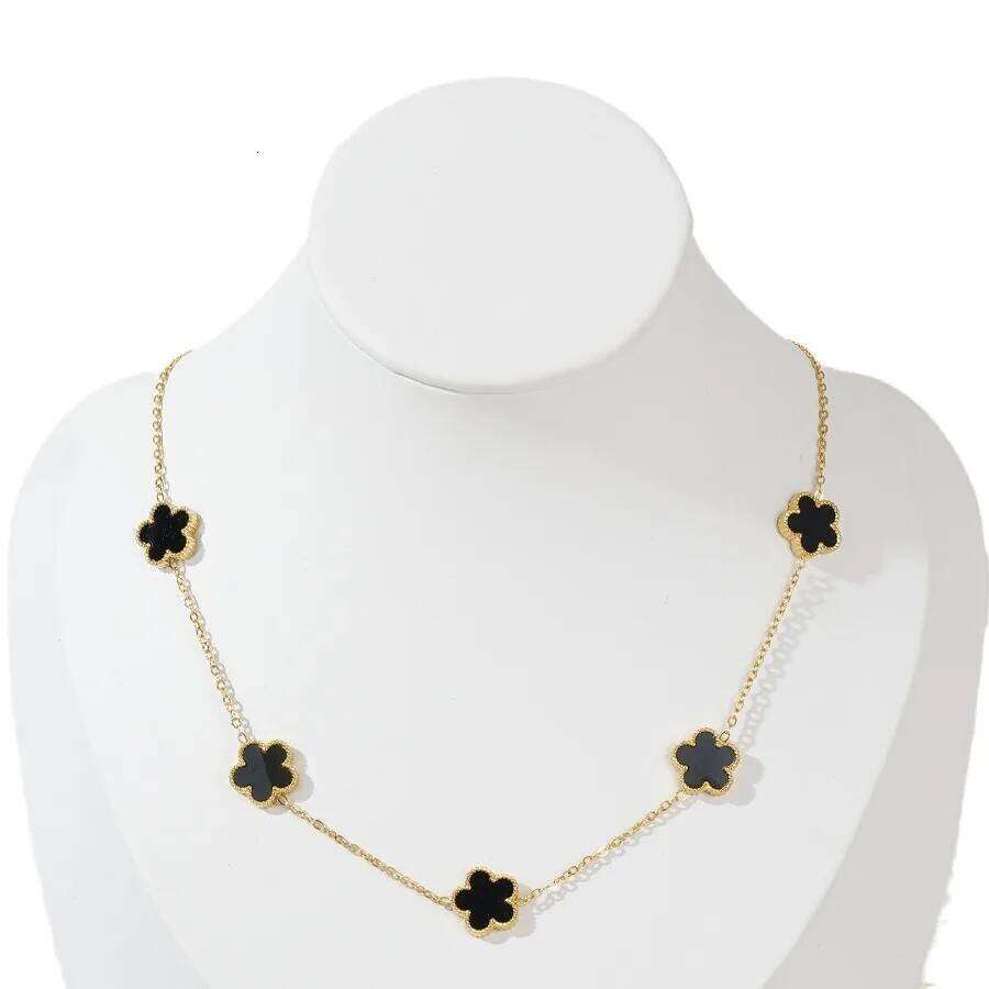 Trendy Lucky Cr Flower Stainless Steel Necklaces For Women Girl Romantic Plant Jewelry Party Birthday Daily Necklace H260312