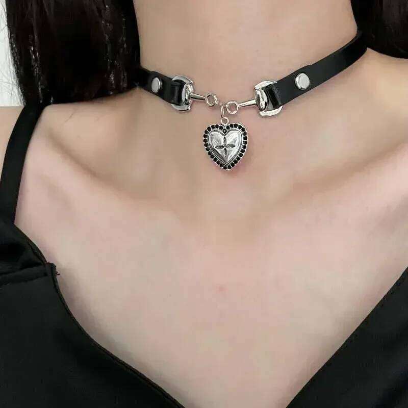 Punk Y2K Vintage Charm Grunge Pendant PU Leather Sexy Choker Necklaces For Women Spice Girls Goth Jewelry Accessories Gift H260312