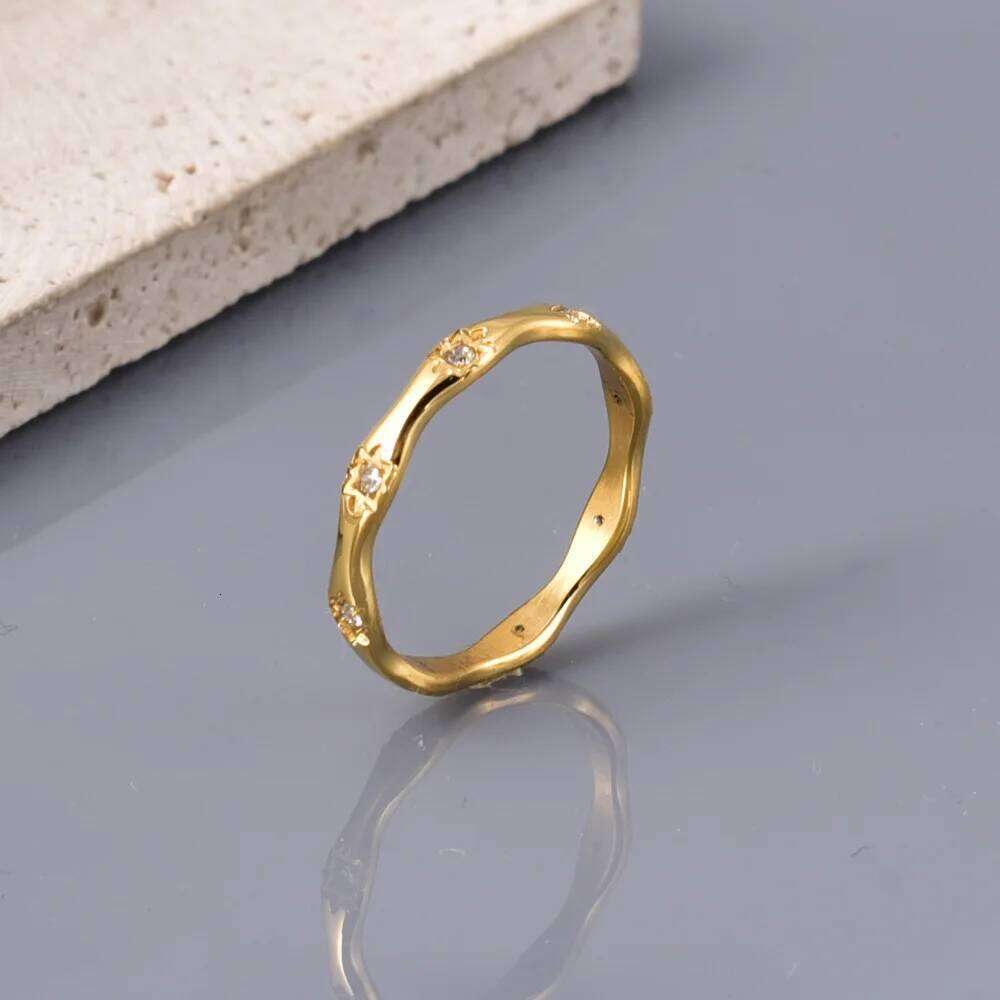 J137 European American Cross-border Fashion and Elegant Design Stainless Steel 18K Gold wavy octagonal ring H260312