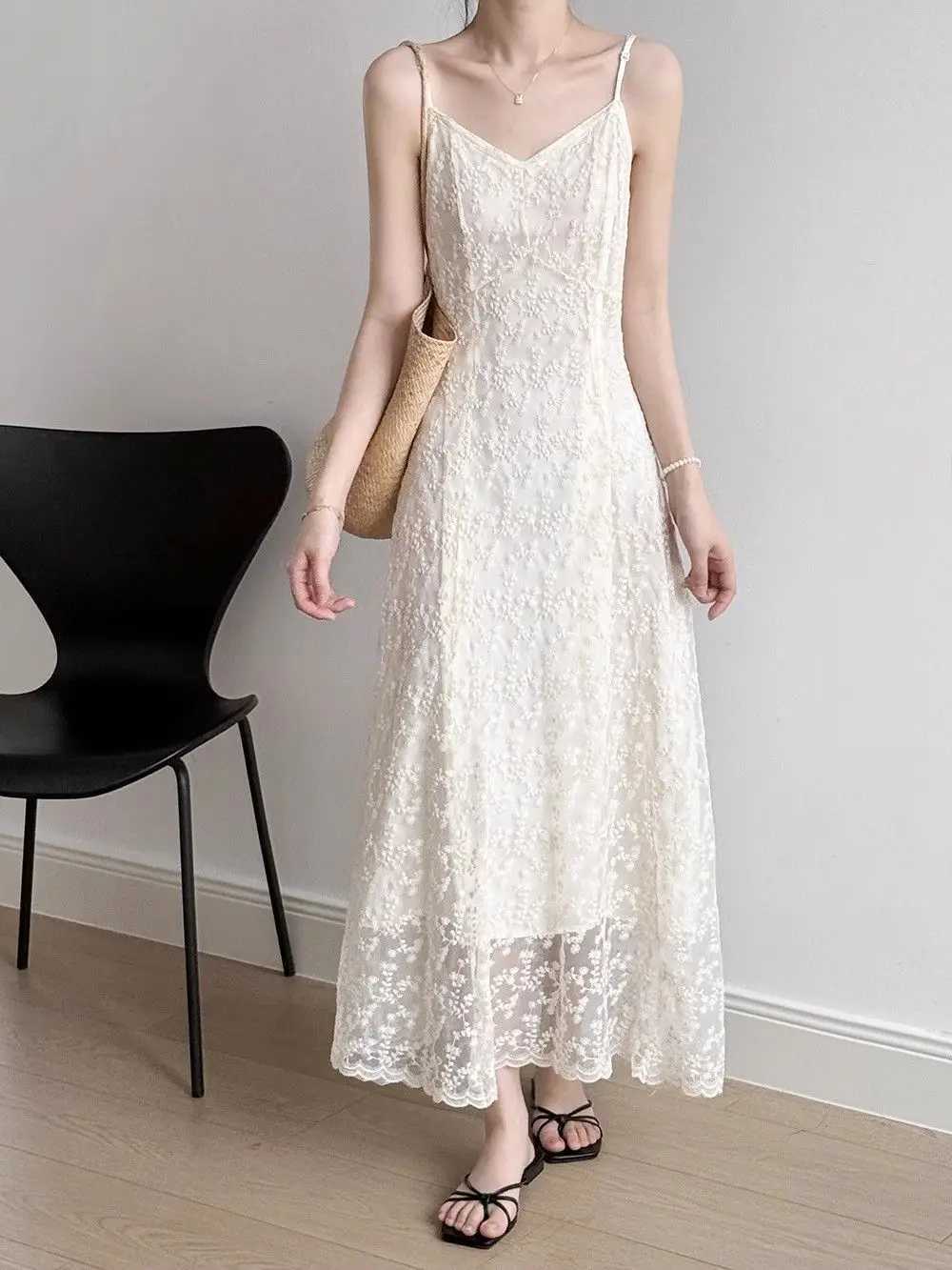 Lace Sling Dress Women Summer New Embroidered Sweet Simple Basic Party Elegant Female Sleeveless Long DressT260314