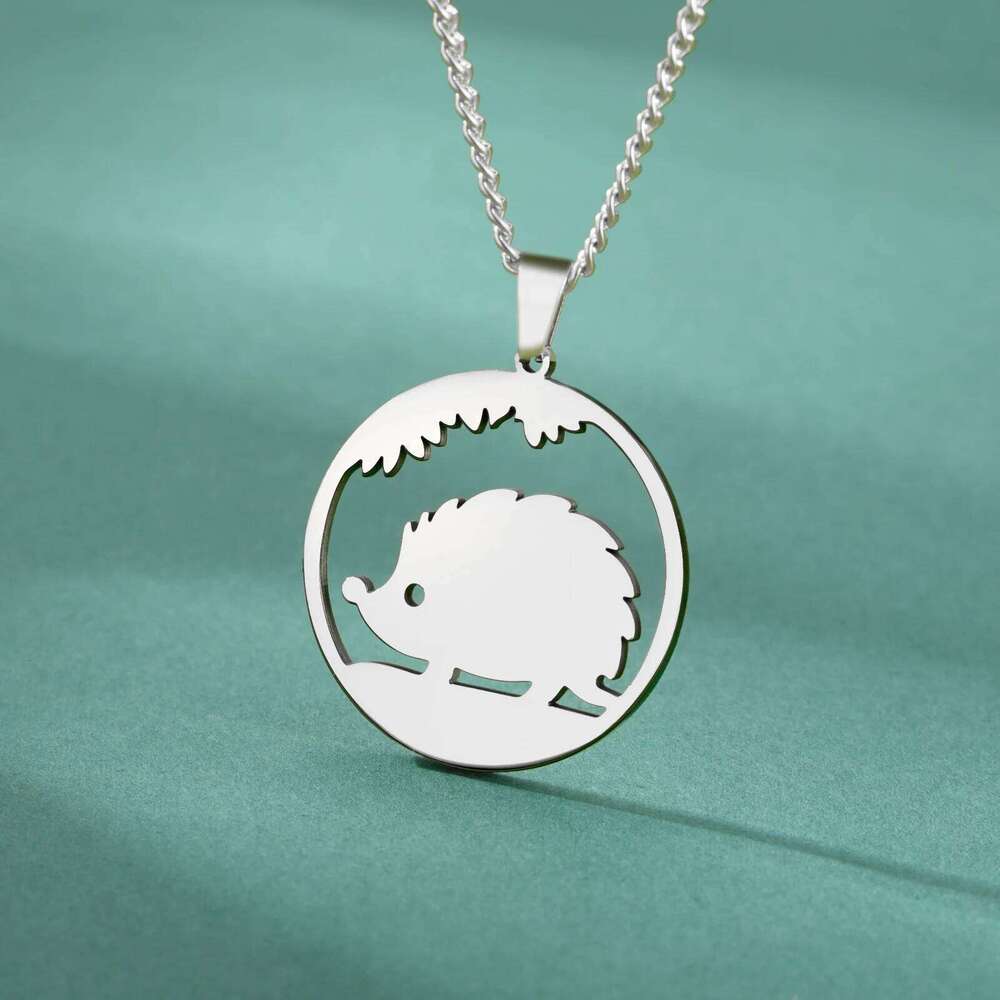 Skyrim Hedgehog Pendant Women's Stainless Steel Necklace Choke Ring Fashion Cute Jewelry Natural Animal r Gift H260312