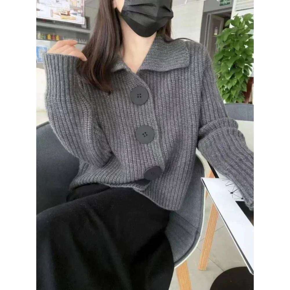 European and American autumn/winter women's cardigan V-neck long sleeved loose fashion lapel large button knit sweater Z260313