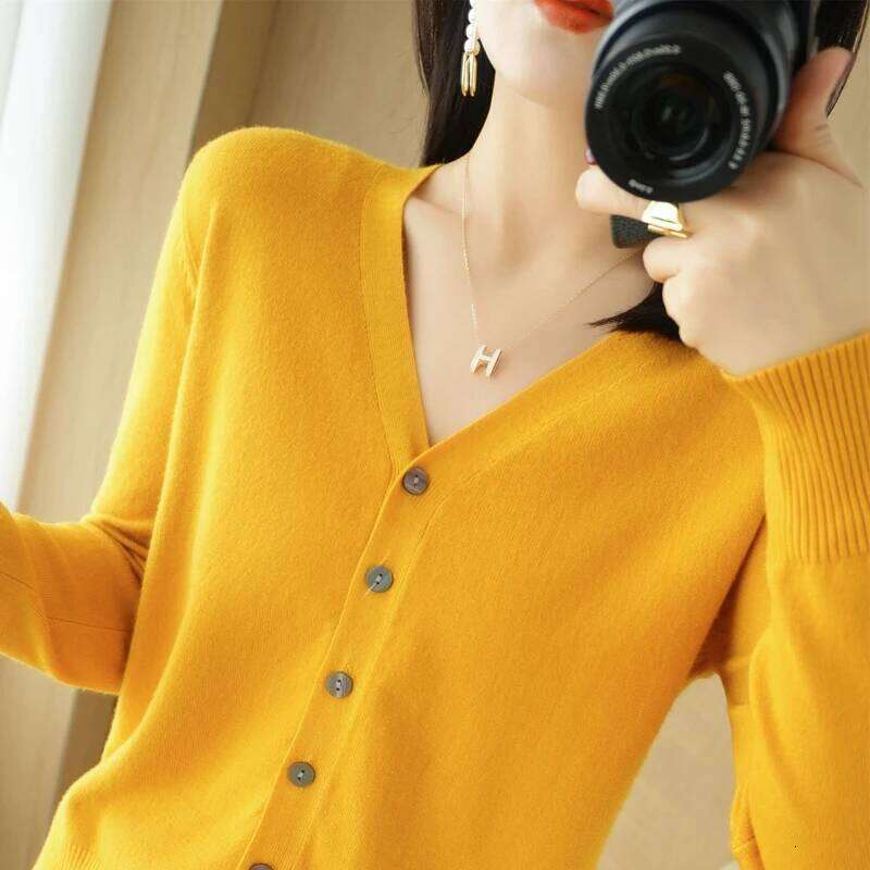 New V-neck cardigan spring autumn, a Korean-style fashionable and comfortable knitted sweater for women-ZD035 Z260313