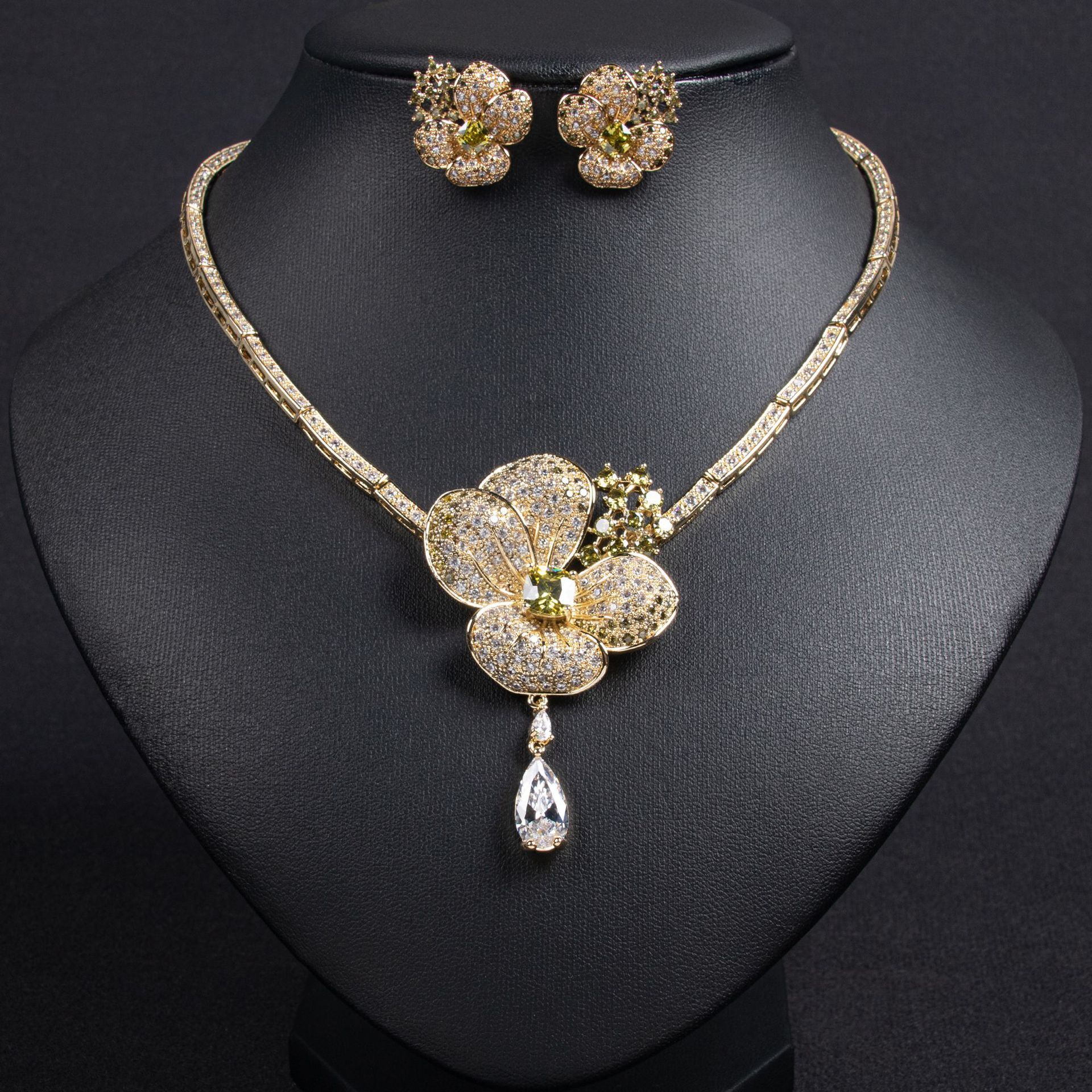 European American Cross-Border Flower Zircon Necklace And Fashionable Women's Accessories Earring Set High-End Niche Luxury Bridal Dress Accessor
