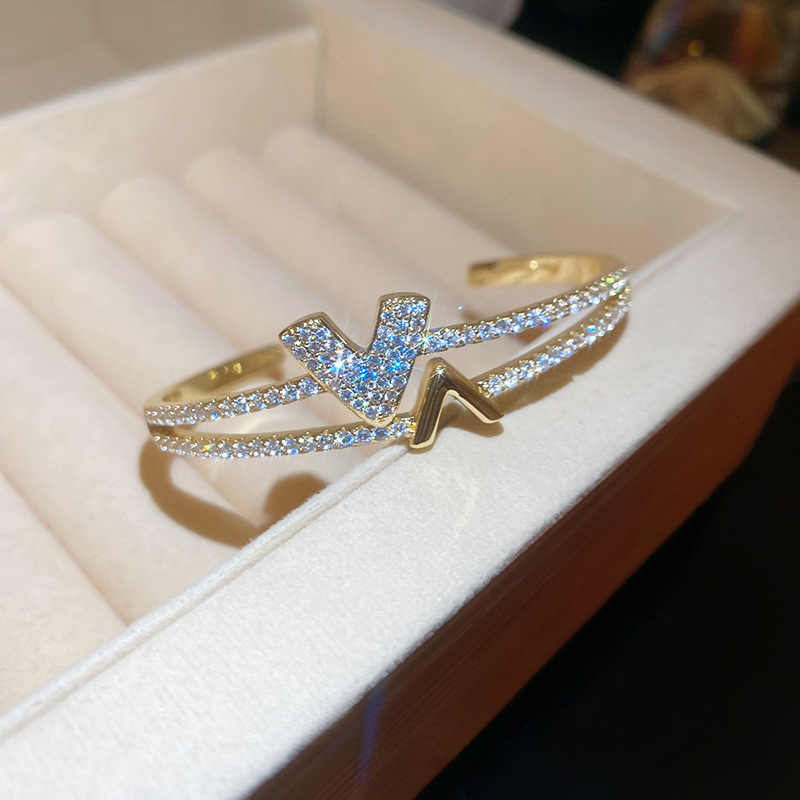 Gold-Plated Diamond-Studded Letter Open Bangle Niche Versatile Wrist Accessory Luxury-Inspired Premium Quality Women's Holiday Gift Ladies' 