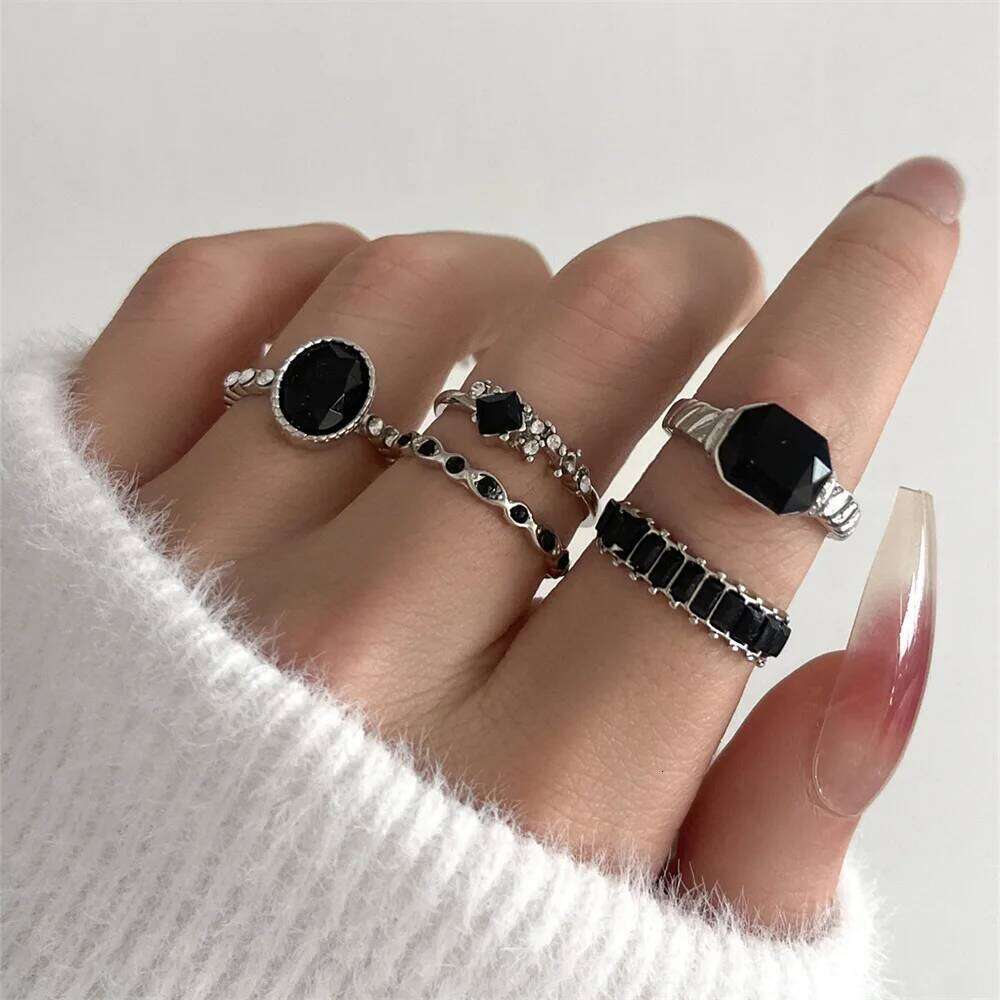 Retro Black Crystal Stone Set For Women Vintage Geometric Knuckle Joint Ring Female Fashion Party Jewelry Accessories H260312