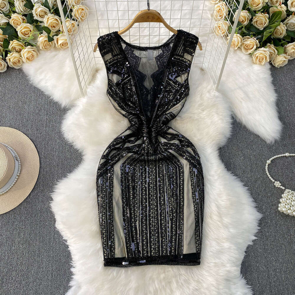 European and American mesh A12 sequin V-neck women's sleeveless dress 2026 new high-end waist cinching slimming and slimming