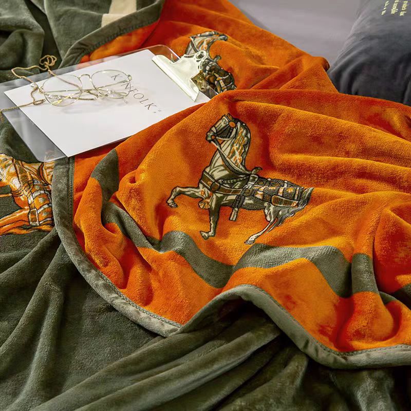 Flannel cloud fur lounge sofa blanket luxury trend brand multi-functional travel vehicle travel blanket