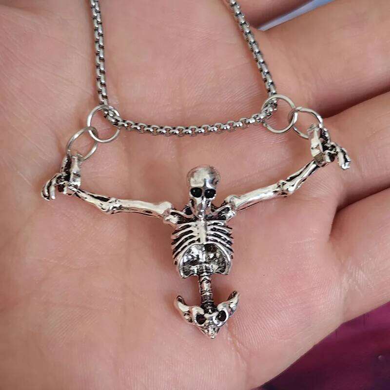 Creative Crucifixion Skull Pendant Men Necklace Punk HipHop Silver Color Half Body Skeleton Hanging Party Jewelry Gift Wholesale H260312